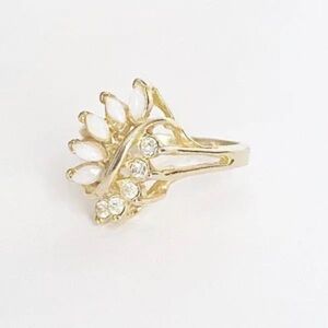 Vintage‎ Uncas Signed Opal and Rhinestone Gold Tone Ring Size 7.5